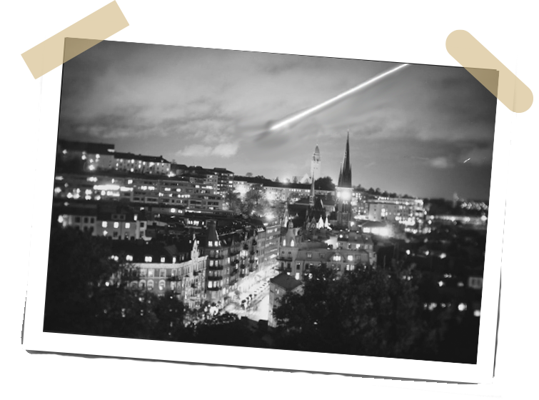 Göteborg på kvällen med missil på himlen